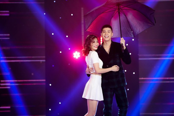 Dàn ca sĩ ngôi sao đại náo Gala nhạc Việt - Vui như Tết - Ảnh 5. Dàn ca sĩ ngôi sao đại náo Gala nhạc Việt - Vui như Tết - Ảnh 5.