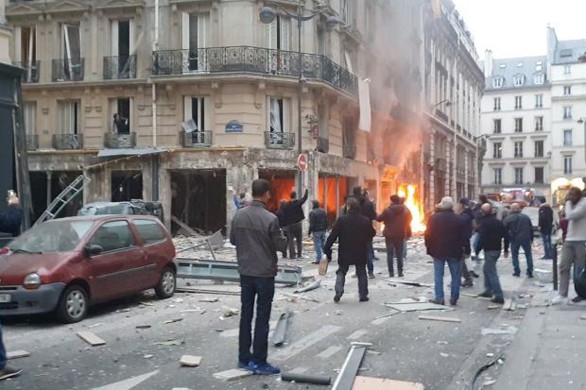 Nổ khí gas trung tâm Paris, ít nhất 4 người chết - Ảnh 1. Nổ khí gas trung tâm Paris, ít nhất 4 người chết - Ảnh 1.