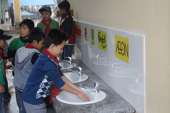 Học sinh Vĩnh Phúc hào hứng vì trường có nước sạch - Ảnh 3. Học sinh Vĩnh Phúc hào hứng vì trường có nước sạch - Ảnh 3.