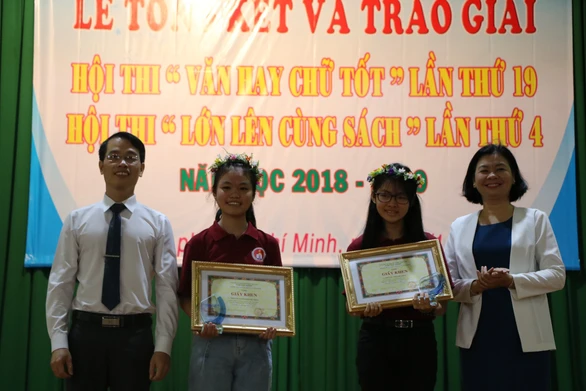 HS làm thơ gửi bố ở Trường Sa giành giải nhất Lớn lên cùng sách - Ảnh 2. HS làm thơ gửi bố ở Trường Sa giành giải nhất Lớn lên cùng sách - Ảnh 2.