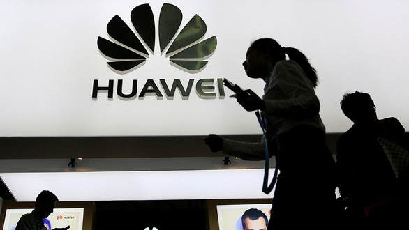 Huawei trong ván cờ của ông Trump - Ảnh 1. Huawei trong ván cờ của ông Trump - Ảnh 1.