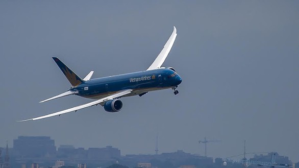 Máy bay Vietnam Airlines bị sự cố hệ thống liên lạc, khách kẹt một ngày ở Paris - Ảnh 1. Máy bay Vietnam Airlines bị sự cố hệ thống liên lạc, khách kẹt một ngày ở Paris - Ảnh 1.
