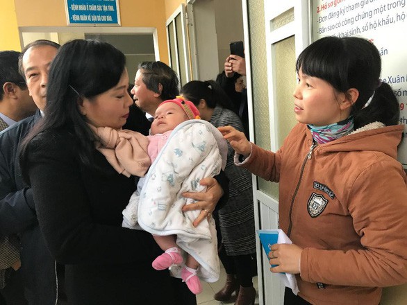 Bộ trưởng họp với 700 điểm cầu bàn cách giảm tai biến sau tiêm chủng - Ảnh 1. Bộ trưởng họp với 700 điểm cầu bàn cách giảm tai biến sau tiêm chủng - Ảnh 1.