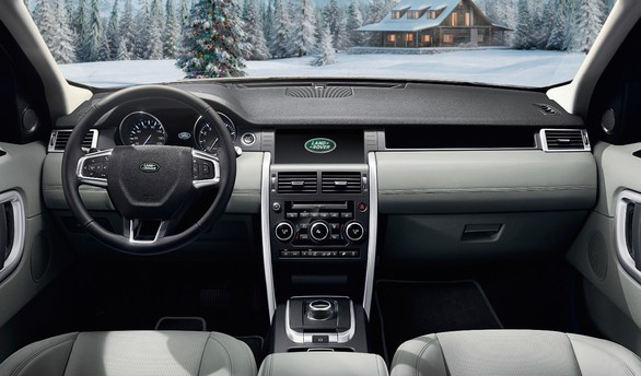 Land Rover Việt Nam ưu đãi lớn khi mua xe chơi Tết - Ảnh 6. Land Rover Việt Nam ưu đãi lớn khi mua xe chơi Tết - Ảnh 6.