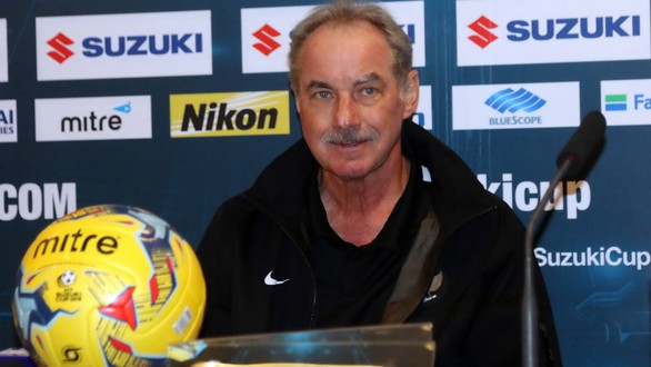 HLV Alfred Riedl: Tuyển VN có nhiều cơ hội hạ Jordan - Ảnh 1. HLV Alfred Riedl: Tuyển VN có nhiều cơ hội hạ Jordan - Ảnh 1.