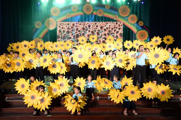 Nắng ấm rực vàng 20 năm Thư viện sách nói Hướng Dương - Ảnh 1. Nắng ấm rực vàng 20 năm Thư viện sách nói Hướng Dương - Ảnh 1.