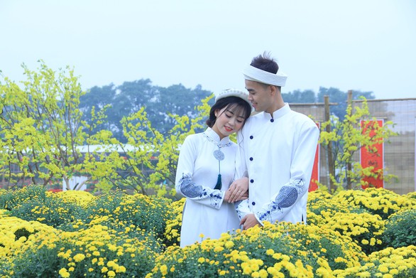 Cúc mâm xôi phương Nam hút hồn thiếu nữ Hà Nội - Ảnh 4. Cúc mâm xôi phương Nam hút hồn thiếu nữ Hà Nội - Ảnh 4.