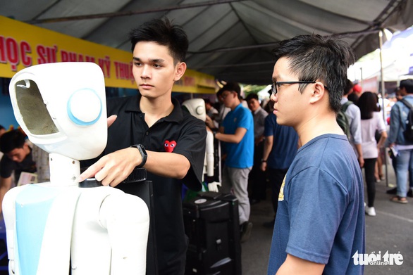 Học sinh hào hứng trải nghiệm tại ngày hội tư vấn tuyển sinh - Ảnh 4. Học sinh hào hứng trải nghiệm tại ngày hội tư vấn tuyển sinh - Ảnh 4.