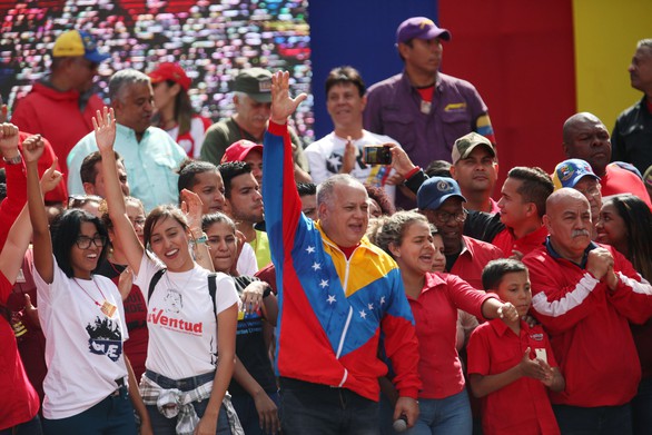 Mỹ công nhận tổng thống lâm thời mới tại Venezuela, biểu tình lan rộng - Ảnh 10. Mỹ công nhận tổng thống lâm thời mới tại Venezuela, biểu tình lan rộng - Ảnh 10.