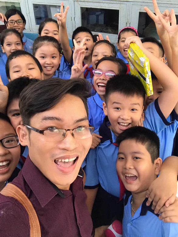 Cầu nguyện phép màu đến với thầy Duy - chiếc bình nứt khát sống - Ảnh 2. Cầu nguyện phép màu đến với thầy Duy - chiếc bình nứt khát sống - Ảnh 2.