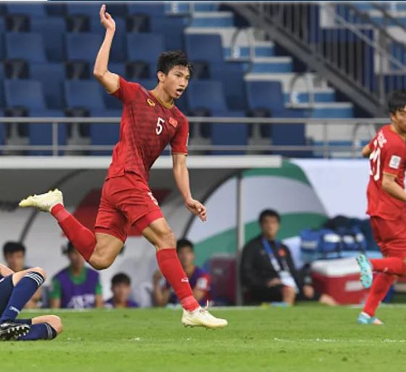 Quang Hải và Văn Hậu vào top 5 cầu thủ trẻ hay nhất Asian Cup 2019 - Ảnh 1. Quang Hải và Văn Hậu vào top 5 cầu thủ trẻ hay nhất Asian Cup 2019 - Ảnh 1.