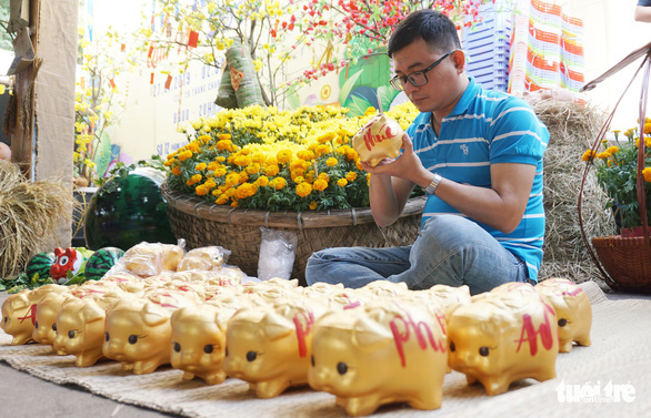Nô nức mua sắm tại phiên chợ Tết Xanh - Quà Việt - Ảnh 9.