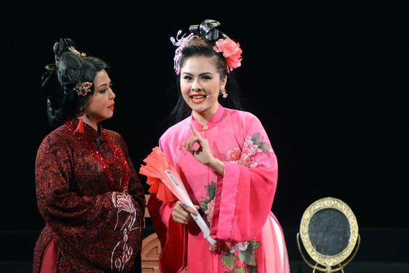 Vân Trang: bị cuốn hút bởi ánh đèn sân khấu - Ảnh 5. Vân Trang: bị cuốn hút bởi ánh đèn sân khấu - Ảnh 5.