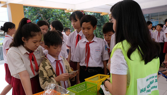 Dạy học trò phân loại rác thải - Ảnh 1. Dạy học trò phân loại rác thải - Ảnh 1.