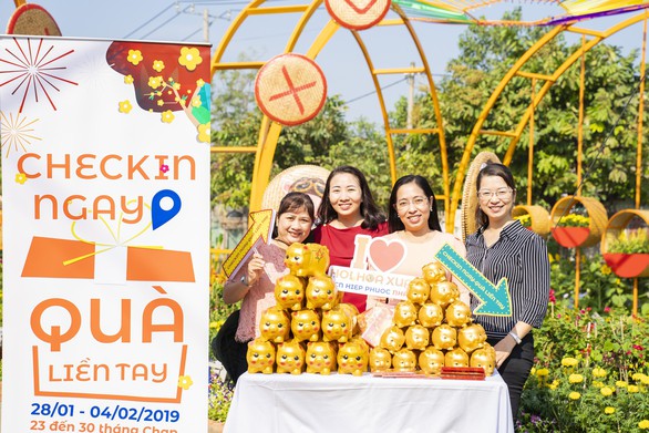Điểm chơi xuân mới ở đường hoa Hiệp Phước - Ảnh 2. Điểm chơi xuân mới ở đường hoa Hiệp Phước - Ảnh 2.