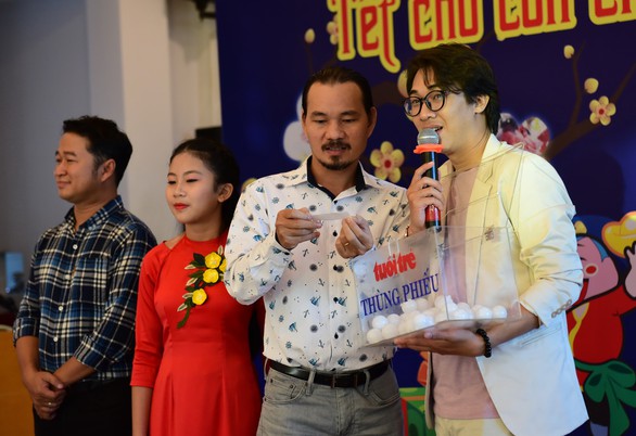 Cuộc hội ngộ của những tầm lòng chiều cuối năm - Ảnh 8. Cuộc hội ngộ của những tầm lòng chiều cuối năm - Ảnh 8.