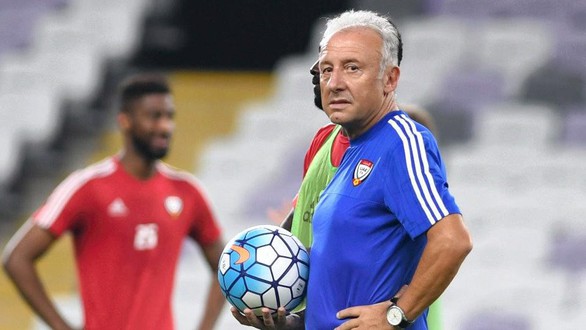 HLV từng vô địch Asian Cup chia tay UAE sau trận thua đậm Qatar - Ảnh 1. HLV từng vô địch Asian Cup chia tay UAE sau trận thua đậm Qatar - Ảnh 1.