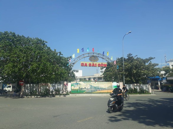 Nhiều xe máy khách đi tàu gửi về quê biến mất ở ga Sài Gòn - Ảnh 1. Nhiều xe máy khách đi tàu gửi về quê biến mất ở ga Sài Gòn - Ảnh 1.