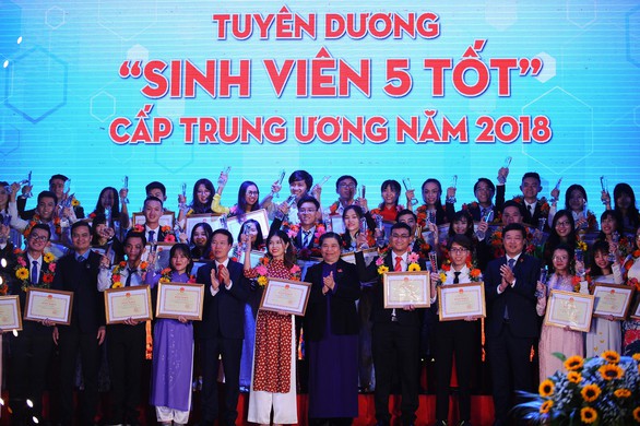 Năm 2018 đạt kỷ lục số lượng Sinh viên 5 tốt - Ảnh 2. Năm 2018 đạt kỷ lục số lượng Sinh viên 5 tốt - Ảnh 2.