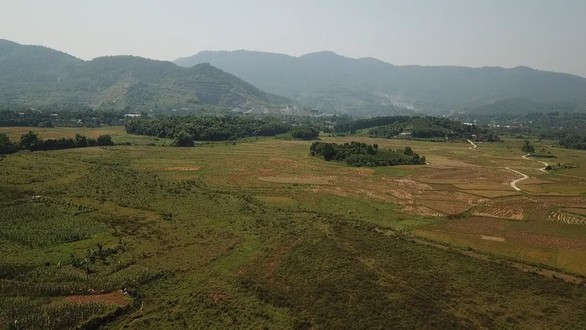 Vụ giao đất cho người nhà: Được lãnh đạo Hà Nội đồng ý chủ trương - Ảnh 2. Vụ giao đất cho người nhà: Được lãnh đạo Hà Nội đồng ý chủ trương - Ảnh 2.