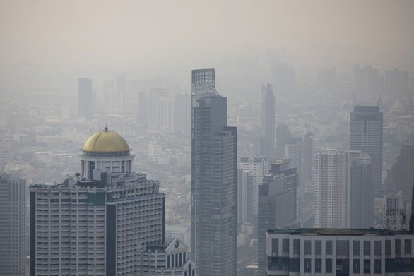 Khói bụi mù mịt, Bangkok sẽ cấm xe xả khói ô nhiễm thêm - Ảnh 1. Khói bụi mù mịt, Bangkok sẽ cấm xe xả khói ô nhiễm thêm - Ảnh 1.