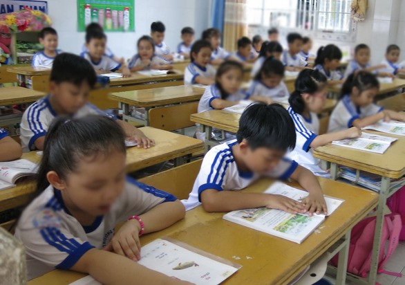 Em mách mẹ quay phim là cô bị đuổi việc - Ảnh 1. Em mách mẹ quay phim là cô bị đuổi việc - Ảnh 1.