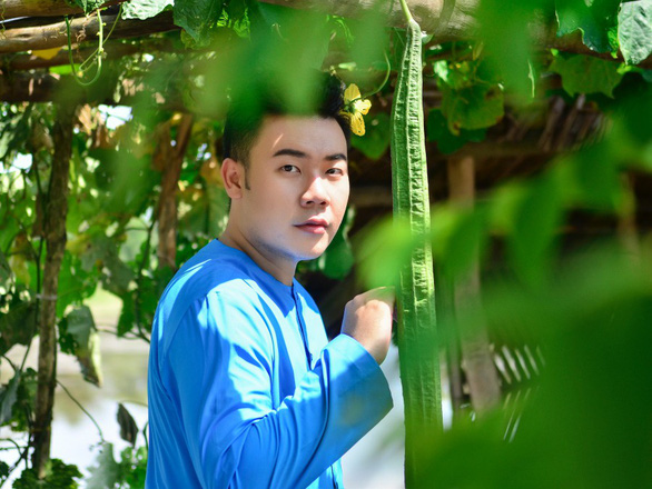 Hamlet Trương ra MV Chị Hai mừng ngày Phụ nữ Việt Nam - Ảnh 2. Hamlet Trương ra MV Chị Hai mừng ngày Phụ nữ Việt Nam - Ảnh 2.