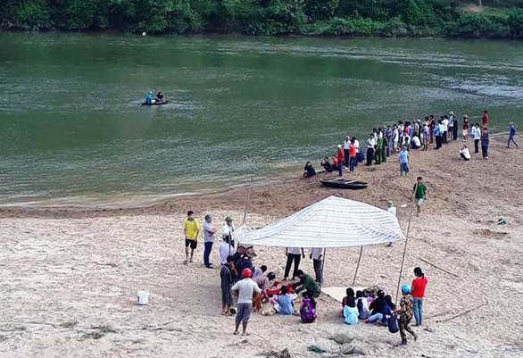 Tắm sông, 3 học sinh chết đuối thương tâm - Ảnh 1. Tắm sông, 3 học sinh chết đuối thương tâm - Ảnh 1.