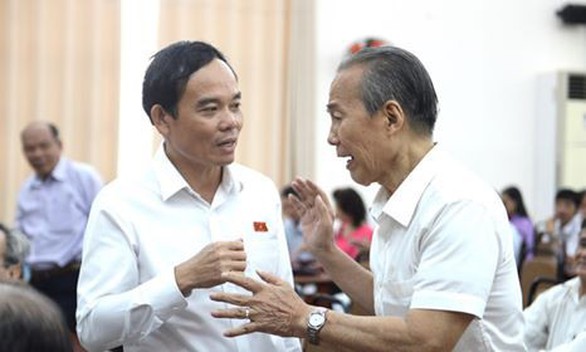 Tình trạng cán bộ ăn bẩn mà tay sạch còn nhiều lắm - Ảnh 1. Tình trạng cán bộ ăn bẩn mà tay sạch còn nhiều lắm - Ảnh 1.