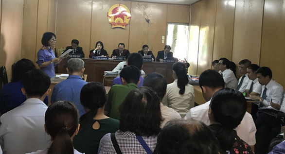 Gây thất thoát 10 tỉ đồng, nguyên trưởng ban bồi thường GPMB quận 1 hầu toà - Ảnh 1. Gây thất thoát 10 tỉ đồng, nguyên trưởng ban bồi thường GPMB quận 1 hầu toà - Ảnh 1.