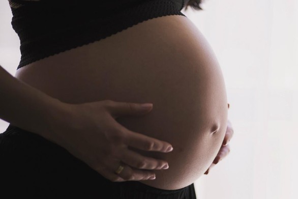 Hít không khí ô nhiễm, phụ nữ có thể bị sẩy thai âm thầm - Ảnh 1. Hít không khí ô nhiễm, phụ nữ có thể bị sẩy thai âm thầm - Ảnh 1.