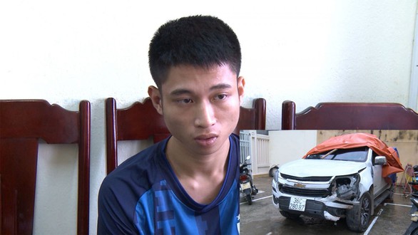 Tạm giữ nghi phạm lái xe ô tô đâm thẳng vào xe máy làm 2 người thương vong - Ảnh 1. Tạm giữ nghi phạm lái xe ô tô đâm thẳng vào xe máy làm 2 người thương vong - Ảnh 1.