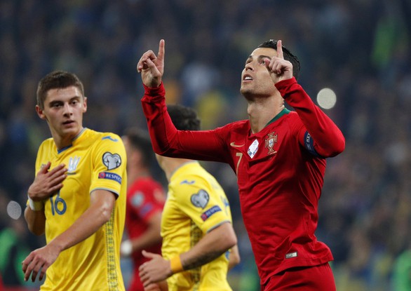 Bồ Đào Nha thất bại trong ngày Ronaldo có bàn thắng thứ 700 - Ảnh 1. Bồ Đào Nha thất bại trong ngày Ronaldo có bàn thắng thứ 700 - Ảnh 1.