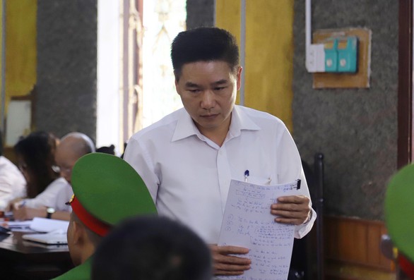 Phó giám đốc Sở GD-ĐT Sơn La khai gì việc tiêu hủy đĩa CD bài thi? - Ảnh 1. Phó giám đốc Sở GD-ĐT Sơn La khai gì việc tiêu hủy đĩa CD bài thi? - Ảnh 1.