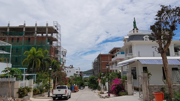 Lập phương án dỡ 13 biệt thự cao cấp vi phạm ở Nha Trang - Ảnh 4. Lập phương án dỡ 13 biệt thự cao cấp vi phạm ở Nha Trang - Ảnh 4.