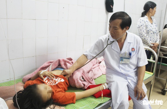 5 nữ sinh Nghệ An nhập viện vì bị sét đánh - Ảnh 1. 5 nữ sinh Nghệ An nhập viện vì bị sét đánh - Ảnh 1.