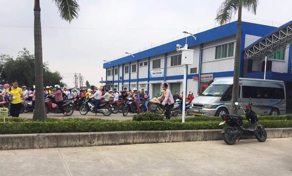 Nghi trúng khí độc, 4 ngày liên tiếp 125 công nhân phải đi cấp cứu - Ảnh 1. Nghi trúng khí độc, 4 ngày liên tiếp 125 công nhân phải đi cấp cứu - Ảnh 1.
