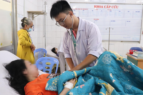 BHYT sẽ thanh toán dịch truyền cho bệnh nhân mắc bệnh sốt xuất huyết - Ảnh 1. BHYT sẽ thanh toán dịch truyền cho bệnh nhân mắc bệnh sốt xuất huyết - Ảnh 1.