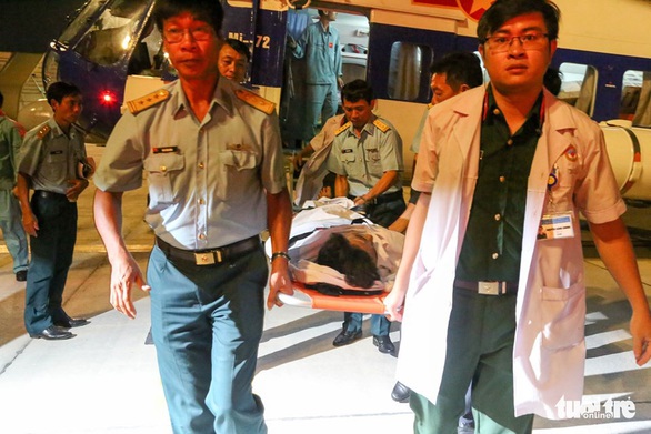 Trực thăng cấp cứu kịp thời ngư dân bị chấn thương sọ não tại Trường Sa - Ảnh 1. Trực thăng cấp cứu kịp thời ngư dân bị chấn thương sọ não tại Trường Sa - Ảnh 1.