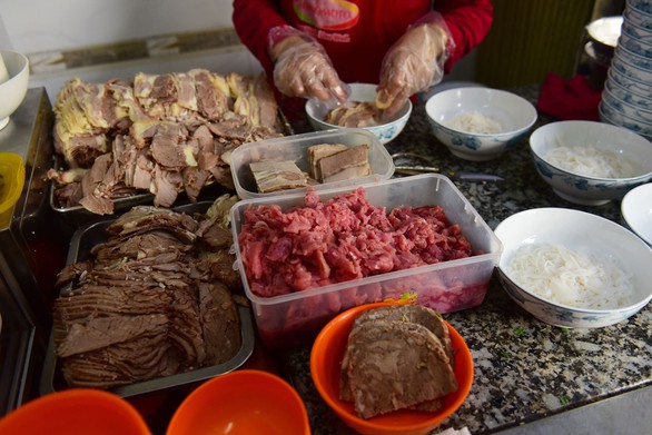 Sài Gòn có phở Tàu Bay, ăn tô xe lửa cả ngày... chán cơm - Ảnh 5. Sài Gòn có phở Tàu Bay, ăn tô xe lửa cả ngày... chán cơm - Ảnh 5.