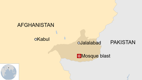 Đánh bom nhà thờ Hồi giáo ở Afghanistan, 62 người chết - Ảnh 1. Đánh bom nhà thờ Hồi giáo ở Afghanistan, 62 người chết - Ảnh 1.