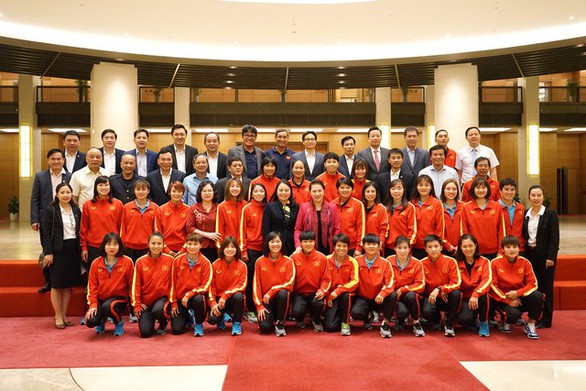 Chủ tịch Quốc hội Nguyễn Thị Kim Ngân: Thành tích của bóng đá nữ khiến bóng đá nam phải mơ ước - Ảnh 5. Chủ tịch Quốc hội Nguyễn Thị Kim Ngân: Thành tích của bóng đá nữ khiến bóng đá nam phải mơ ước - Ảnh 5.