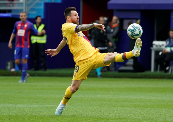 Messi đá vừa hay vừa đẹp, giúp Barca tạm vươn lên dẫn đầu La Liga - Ảnh 1. Messi đá vừa hay vừa đẹp, giúp Barca tạm vươn lên dẫn đầu La Liga - Ảnh 1.