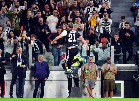 Ronaldo ‘nổ súng’, Juventus đè bẹp Leverkusen - Ảnh 1. Ronaldo ‘nổ súng’, Juventus đè bẹp Leverkusen - Ảnh 1.