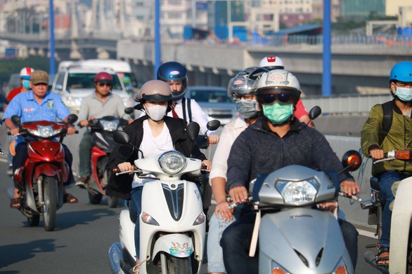 Không khí ô nhiễm, làm sao bảo vệ sức khỏe? - Ảnh 1. Không khí ô nhiễm, làm sao bảo vệ sức khỏe? - Ảnh 1.