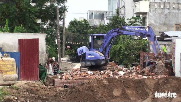 Giao công an điều tra, xử lý băng nhóm cướp đất giữa ban ngày - Ảnh 2. Giao công an điều tra, xử lý băng nhóm cướp đất giữa ban ngày - Ảnh 2.