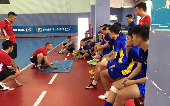 Futsal Việt Nam quyết vượt núi Úc - Ảnh 1. Futsal Việt Nam quyết vượt núi Úc - Ảnh 1.