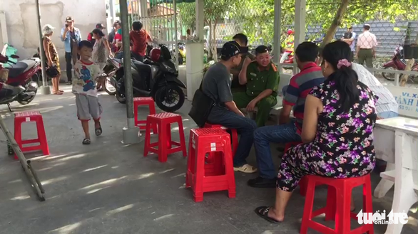 Điều tra Facebooker Đàm Vĩnh Hưng nghi kích động bạo lực vụ cha đánh con - Ảnh 2. Điều tra Facebooker Đàm Vĩnh Hưng nghi kích động bạo lực vụ cha đánh con - Ảnh 2.