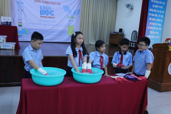‘Khoa học phiêu lưu ký’ đến với học trò TP.HCM - Ảnh 2. ‘Khoa học phiêu lưu ký’ đến với học trò TP.HCM - Ảnh 2.