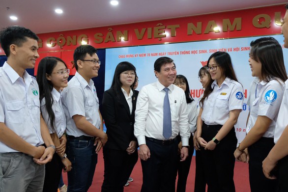 Lãnh đạo TP.HCM đặt hàng học sinh sinh viên ý tưởng giải quyết các vấn đề đô thị - Ảnh 1. Lãnh đạo TP.HCM đặt hàng học sinh sinh viên ý tưởng giải quyết các vấn đề đô thị - Ảnh 1.